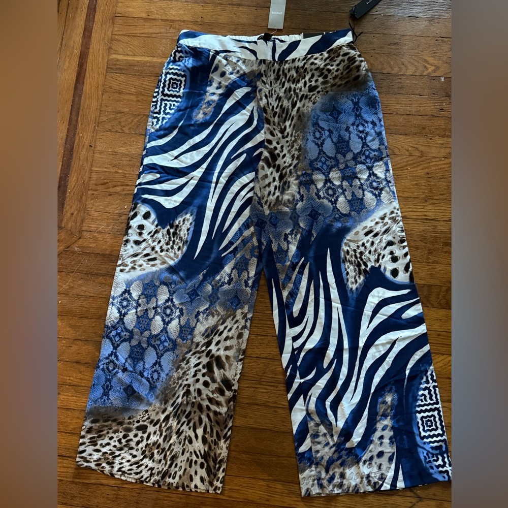 NET Chico's Animal Multi Printed Wide-Leg Pants w/ Elastic Waist. Black Label